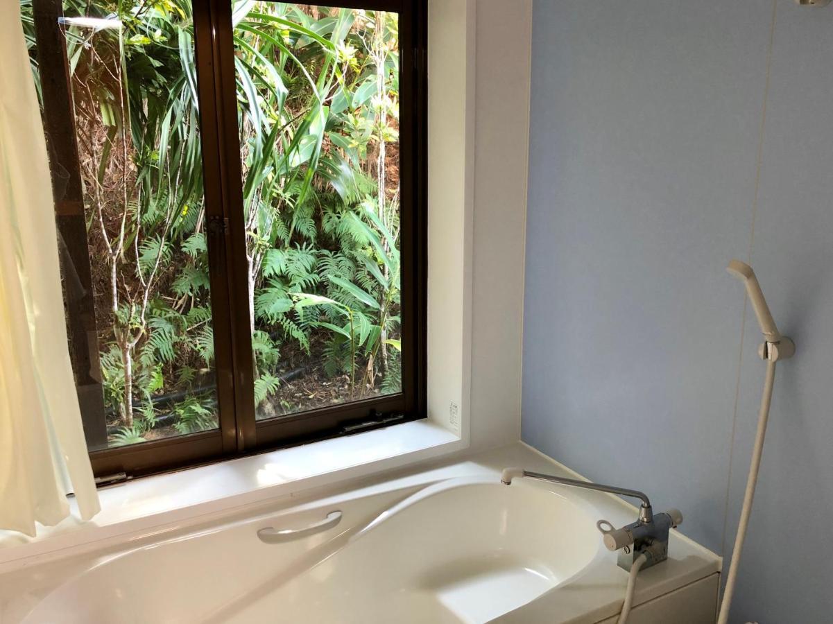 Sea Breeze Villa Onna Exterior foto